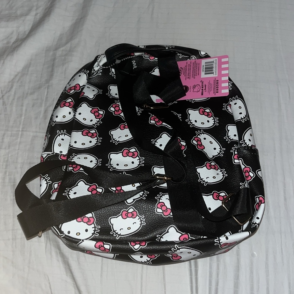 Hello Kitty Mini Backpack - Picture 2 of 3